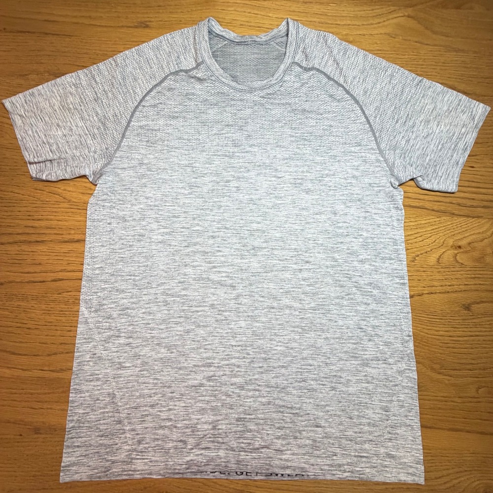 Lululemon Metal Vent Tech Short Sleeve Shirt Mens Medium Grey Space Dye Training